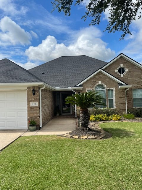 Slide of Precision Seamless Gutters 