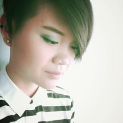June Croken hairdresser on fire - Undercut for days.