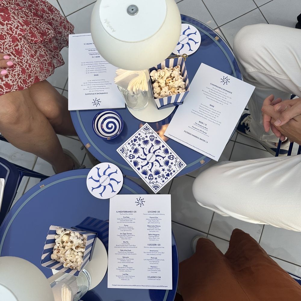 Franco's Bar - table - Cafes Near Me - Positano, SA Franco's Bar - table - Cafes Near Me - Positano, SA