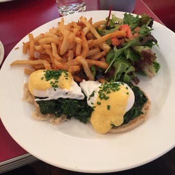 CAFÉ LULUc - Eggs Florentine - French Near Me - Brooklyn, New York