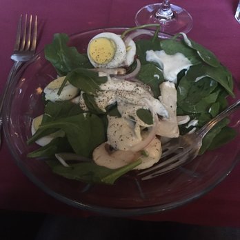 Restaurant Gastrognome - Very small spinach salad - New American Near Me - Idyllwild, California Restaurant Gastrognome - Very small spinach salad - New American Near Me - Idyllwild, California