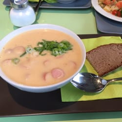 Suppenglück - Kartoffelcremesuppe mit Würstchen.