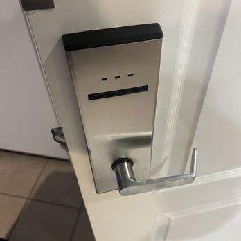 Hampton Inn & Suites Altus - Outdated key card reader - Hotels Near Me - Altus, Oklahoma Hampton Inn & Suites Altus - Outdated key card reader - Hotels Near Me - Altus, Oklahoma