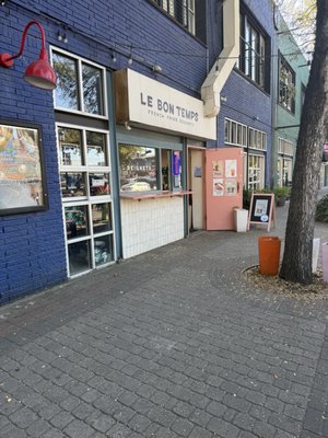 Le Bon Temps Beignets and Coffee by null