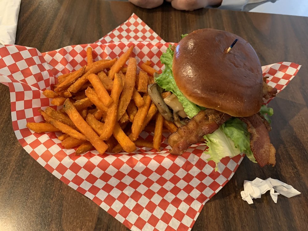 THE SKILLET CAFE 32 Photos & 37 Reviews 90 N Country Club Dr