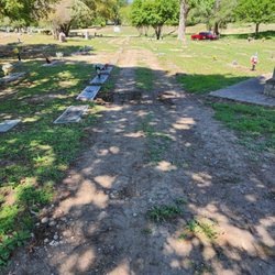 Mission Park Funeral Chapels South, Cemeteries & Crematories - A road over Veterans burial plots