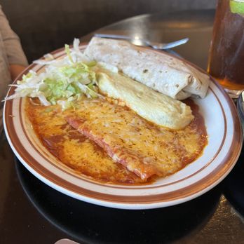 La Casita - Combo #7 before adding any salsa - Mexican Near Me - Mammoth, Arizona La Casita - Combo #7 before adding any salsa - Mexican Near Me - Mammoth, Arizona
