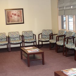 Ascent Urgent Care & Walk In Clinic - Clean welcoming waiting room, lots of good magazines to read