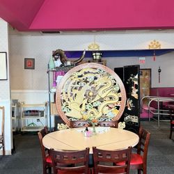 Lucky Key & Fuji Ya - Restaurant interior
