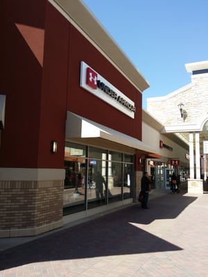 Under Armour Factory House - Twin Cities Premium Outlets by null