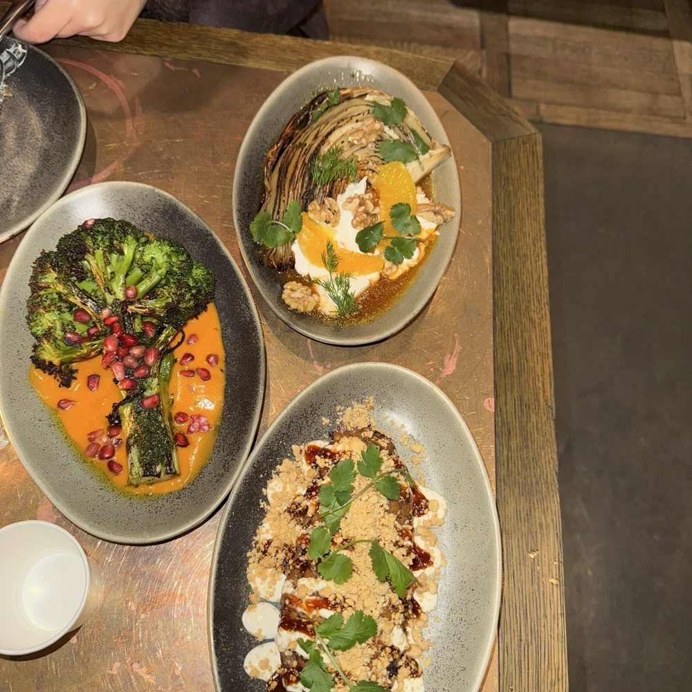 Flax & Kale - Top is cabbage; left is broccoli; bottom is jackfruit eggplant - Spanish Near Me - Barcelona, B