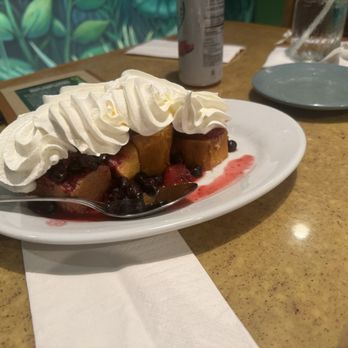 Garden Grill Restaurant - Berry dessert - American Near Me - Lake Buena Vista, Florida Garden Grill Restaurant - Berry dessert - American Near Me - Lake Buena Vista, Florida