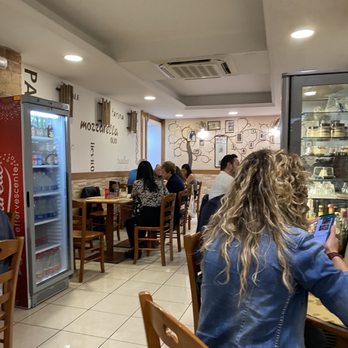 Antonio E Gigi Sorbillo - Inside. - Pizza Near Me - Naples, NA Antonio E Gigi Sorbillo - Inside. - Pizza Near Me - Naples, NA