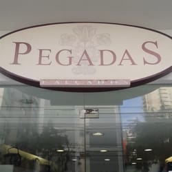 Pegadas Calçados