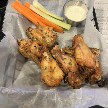 The Farmhouse Tuscan - Good wing appetizer - Tuscan Near Me - Alexandria, Virginia