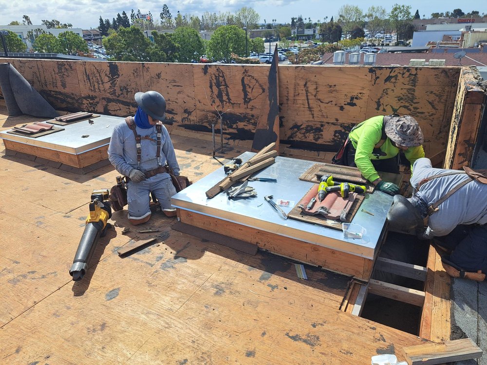 Slide of I Be Roofing