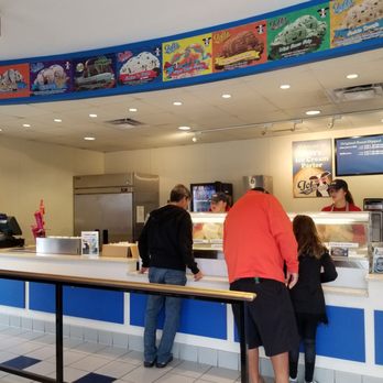 Toft's Ice Cream Parlor - customers at the counter - Ice Cream & Frozen Yogurt Near Me - Sandusky, Ohio Toft's Ice Cream Parlor - customers at the counter - Ice Cream & Frozen Yogurt Near Me - Sandusky, Ohio