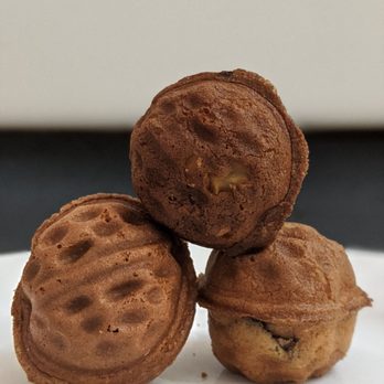 Hoduya - a stack of cookies on a white plate - Bakeries Near Me - Vancouver, British Columbia Hoduya - a stack of cookies on a white plate - Bakeries Near Me - Vancouver, British Columbia