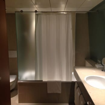 Hôtel Alpha-Palmiers - Bathroom. - Hotels Near Me - Lausanne, VD