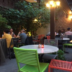 Pizzeria Pugliese  - Pizzas délicieuses au feu de bois, patronne sympa, terrasse arrière très agréable