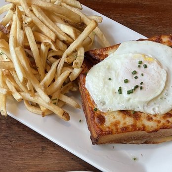 Juliette Restaurant - Croque Monsieur with egg - Bars Near Me - Brooklyn, New York