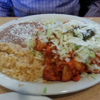 Antojitos Mexicanos - Enchiladas plate comes with four enchiladas, choice of meat (we had 1/2 shredded chicken, 1/2 shredded beef), beans and rice. - Mexican Near Me - Yakima, Washington Antojitos Mexicanos - Enchiladas plate comes with four enchiladas, choice of meat (we had 1/2 shredded chicken, 1/2 shredded beef), beans and rice. - Mexican Near Me - Yakima, Washington