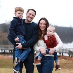 Joe Pro Photos - Wonderful family job with lake in the background.