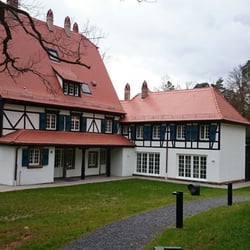 Villa René Lalique - Villa René Lalique. Ancienne demeure du cristallier de génie, sublimée par une nouvelle bâtisse signée Mario Botta.
