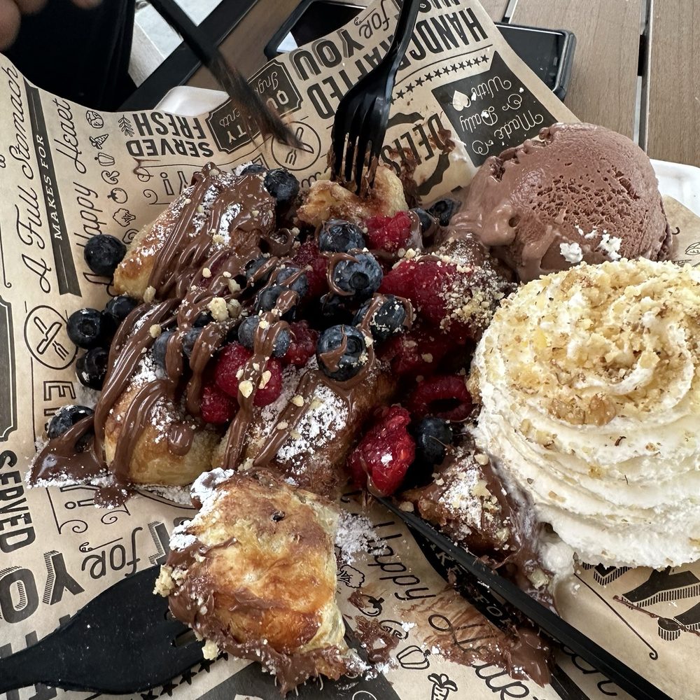 Sweet Bites N Ice - Drizzled Beignets with chocolate ice cream - Desserts Near Me - Bakersfield, California Sweet Bites N Ice - Drizzled Beignets with chocolate ice cream - Desserts Near Me - Bakersfield, California