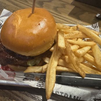 Cold Beers & Cheeseburgers - American Near Me - Surprise, Arizona Cold Beers & Cheeseburgers - American Near Me - Surprise, Arizona
