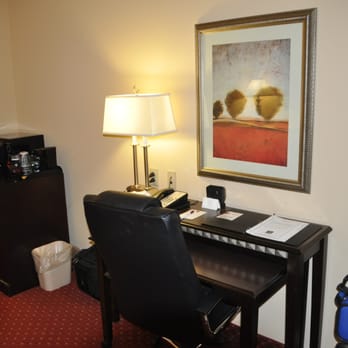 Comfort Suites West Memphis I-40 I-55 - Computer desk area in suite - Hotels Near Me - West Memphis, Arkansas Comfort Suites West Memphis I-40 I-55 - Computer desk area in suite - Hotels Near Me - West Memphis, Arkansas