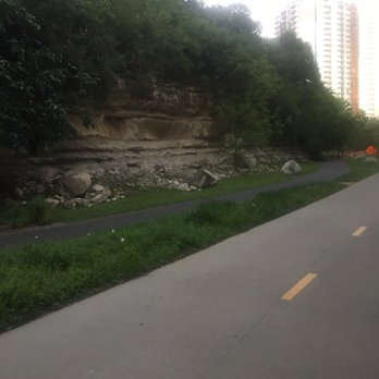 Katy Trail - Rock outcrop, to anyone with geology background, this is a pretty thing! - Hiking Near Me - Dallas, Texas
