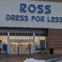Ross Dress for Less - Entrance