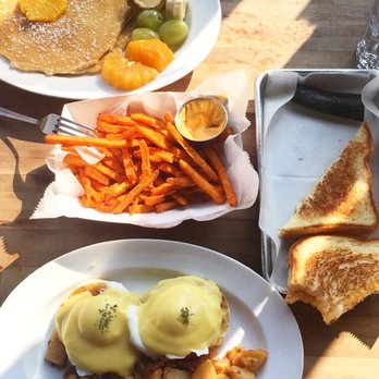 Parlay - Banana pancakes, sweet potato fries, eggs Benedict - New American Near Me - Sunset Park, New York Parlay - Banana pancakes, sweet potato fries, eggs Benedict - New American Near Me - Sunset Park, New York