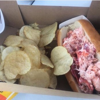 The Beach Plum - Lobster roll - Ice Cream & Frozen Yogurt Near Me - North Hampton, New Hampshire