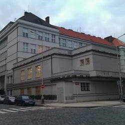 VOŠ ekonomických studií a SPŠ potravinářských technologií