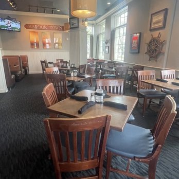 Tug's Casual Dining - New American Near Me - Memphis, Tennessee