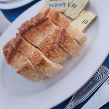 Sam's Chowder House - Free bread - Seafood Near Me - Half Moon Bay, California