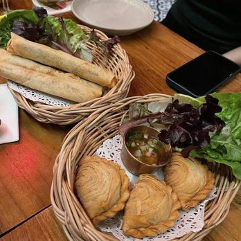 Tha Phraya - Spring rolls and curry puffs - Thai Near Me - New York, New York