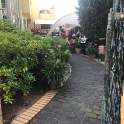Cafe Bar Antics Tuskulum - Halbzeit bis Weihnachten...  Also essen wir heute Ente... bei 35 Grad nicht ohne...
