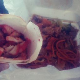 Cold food and zero teriyaki sauce. My first and last time coming here. Cold food and zero teriyaki sauce. My first and last time coming here.