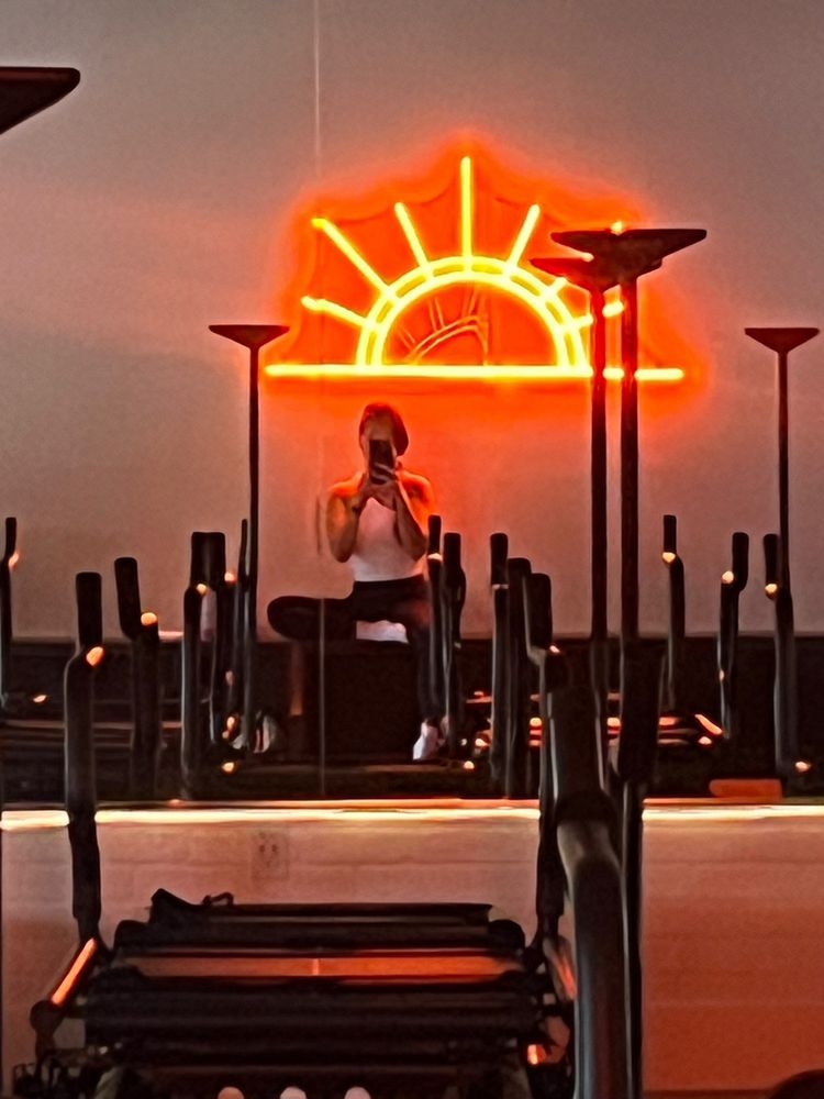 Rise Lagree Studio Logo