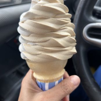 Vermont Cookie Love - Coffee and maple syrup twist creemie (softserve) - Bakeries Near Me - North Ferrisburgh, Vermont
