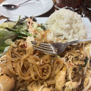 Rosie Thai Cuisine - Pad Thai (Combo All Day) - Thai Near Me - Covina, California Rosie Thai Cuisine - Pad Thai (Combo All Day) - Thai Near Me - Covina, California