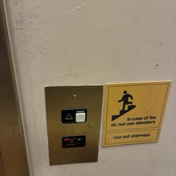 Gold Schindler MT 300A elevator, Barnes & Noble Mall of Georgia