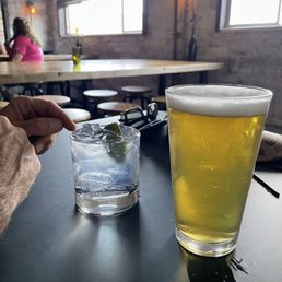 Gin and tonic/ Pilsner Gin and tonic/ Pilsner