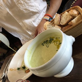 Les Papilles - Tureen of cold zucchini broth - Wine Bars Near Me - Paris, 75