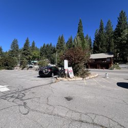 Donner Lake Marina - Parking lot
