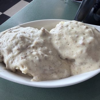 Metro Diner - Biscuits & Sausage Gravy - Diners Near Me - Jacksonville, North Carolina Metro Diner - Biscuits & Sausage Gravy - Diners Near Me - Jacksonville, North Carolina