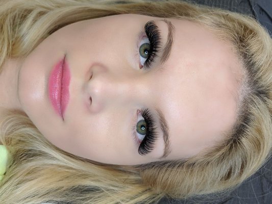 Luxury Mink Volume Eyelash Extensions - We use quality Eyelash products that look luxurious and have amazing retention! Luxury Mink Volume Eyelash Extensions - We use quality Eyelash products that look luxurious and have amazing retention!